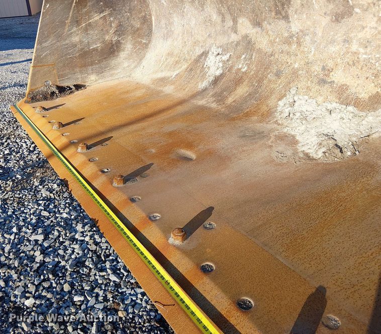 image for item FK0696 2009 John Deere 824K wheel loader