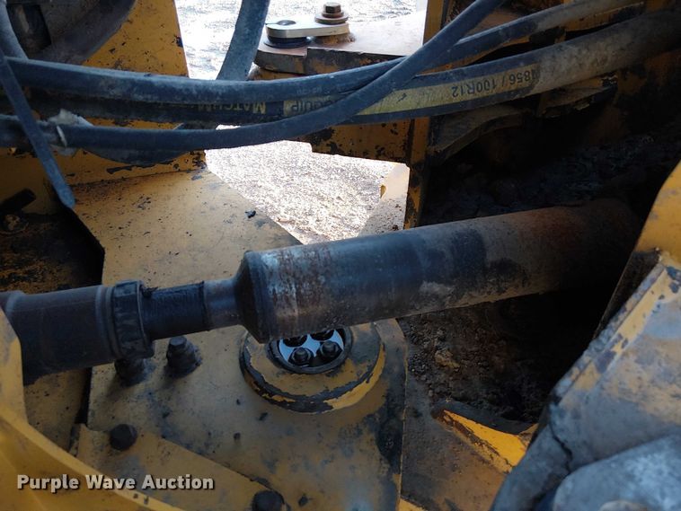 image for item FK0696 2009 John Deere 824K wheel loader