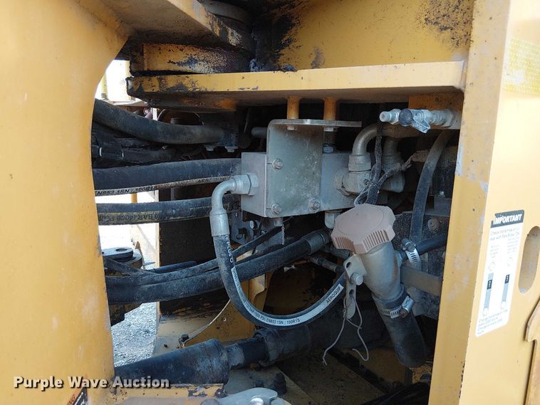 image for item FK0696 2009 John Deere 824K wheel loader