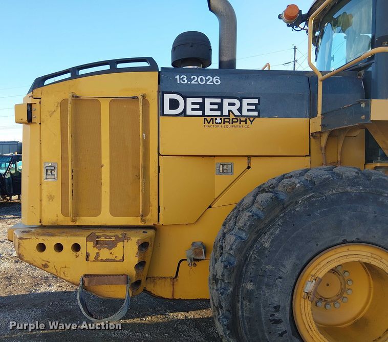 image for item FK0696 2009 John Deere 824K wheel loader