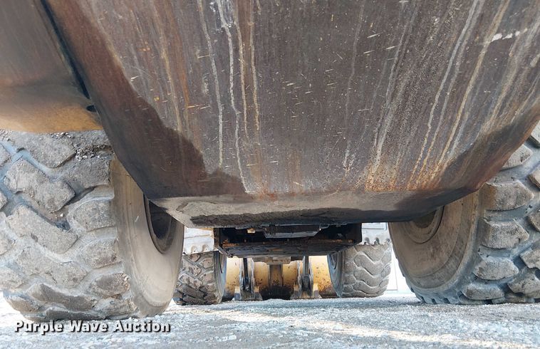 image for item FK0696 2009 John Deere 824K wheel loader