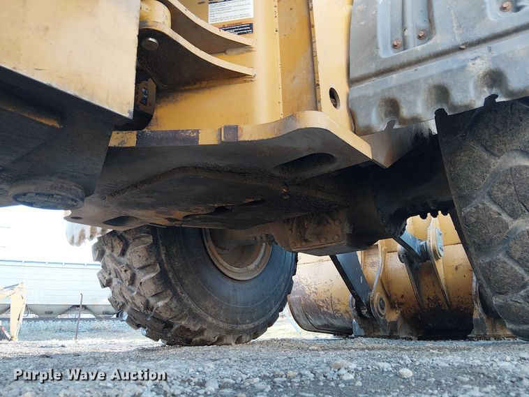 image for item FK0696 2009 John Deere 824K wheel loader