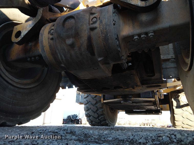 image for item FK0696 2009 John Deere 824K wheel loader