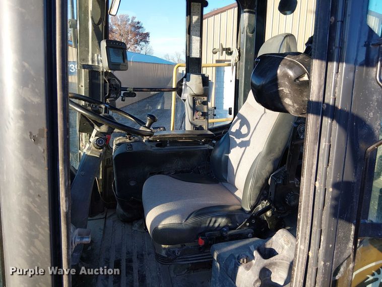 image for item FK0696 2009 John Deere 824K wheel loader