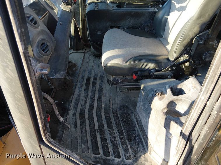 image for item FK0696 2009 John Deere 824K wheel loader