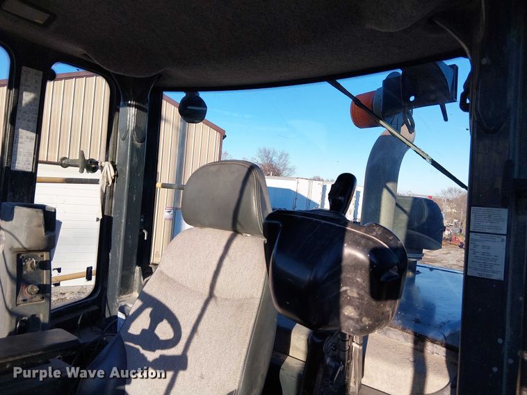 image for item FK0696 2009 John Deere 824K wheel loader