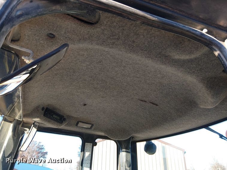 image for item FK0696 2009 John Deere 824K wheel loader