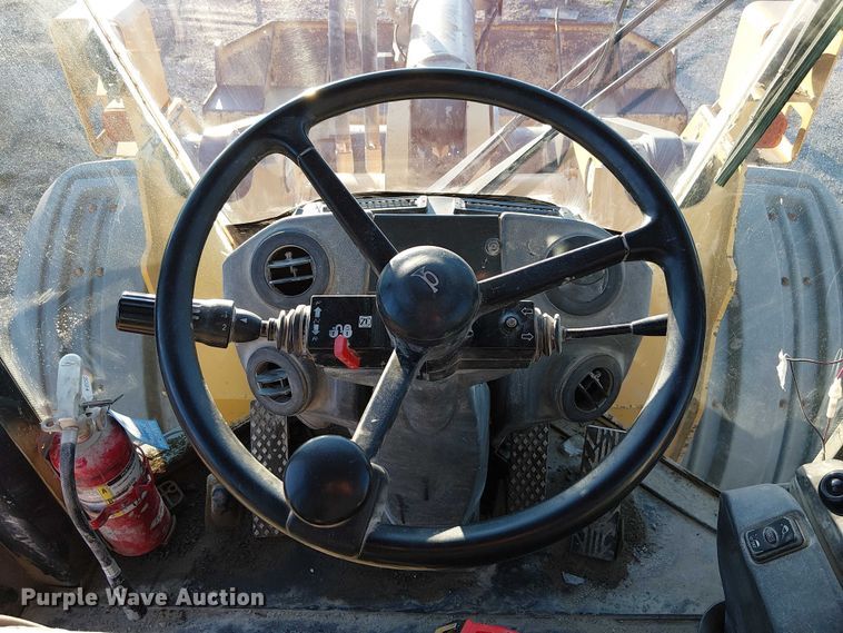 image for item FK0696 2009 John Deere 824K wheel loader