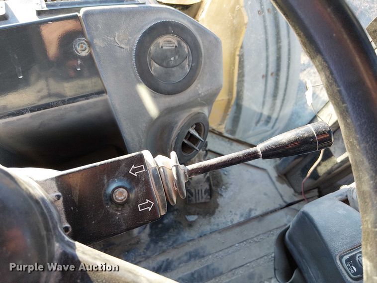 image for item FK0696 2009 John Deere 824K wheel loader