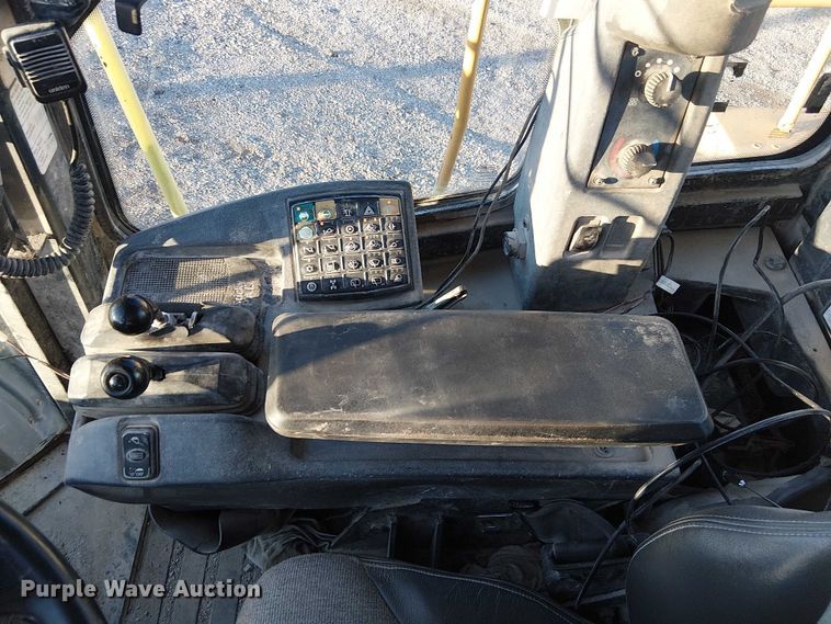 image for item FK0696 2009 John Deere 824K wheel loader