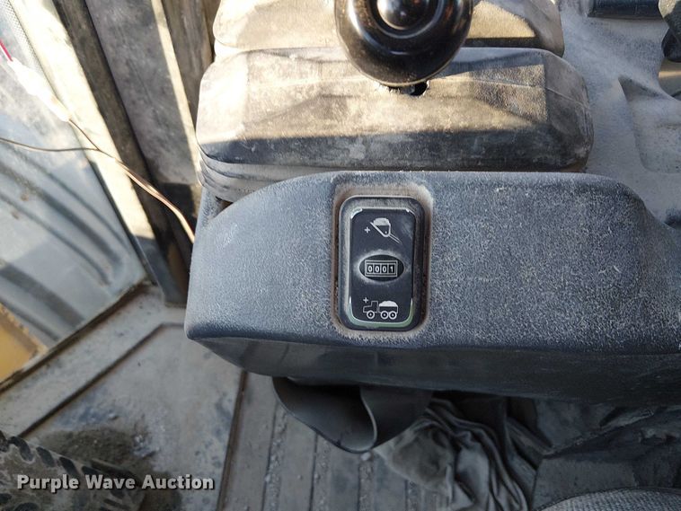 image for item FK0696 2009 John Deere 824K wheel loader