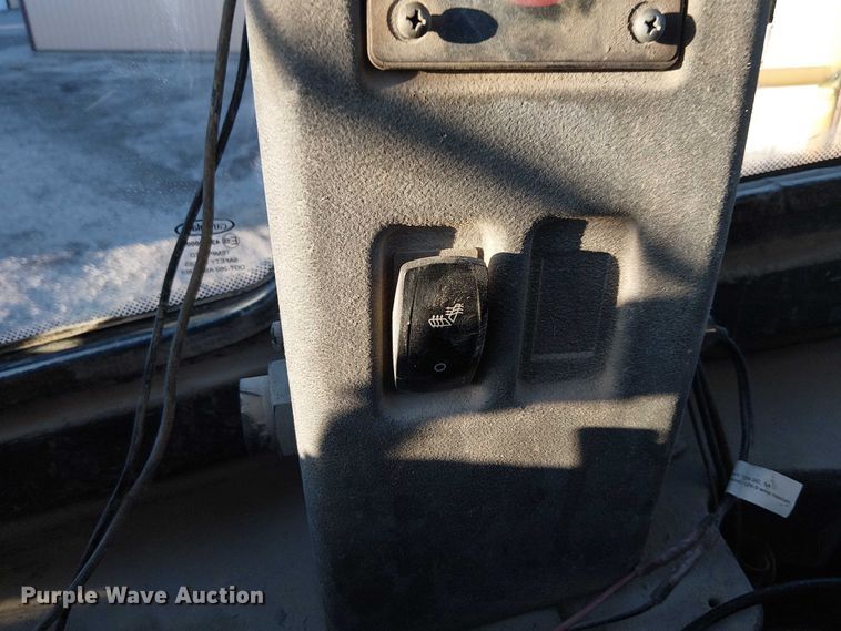 image for item FK0696 2009 John Deere 824K wheel loader