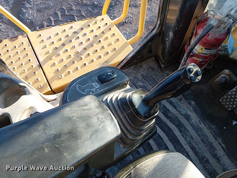 image for item FK0696 2009 John Deere 824K wheel loader