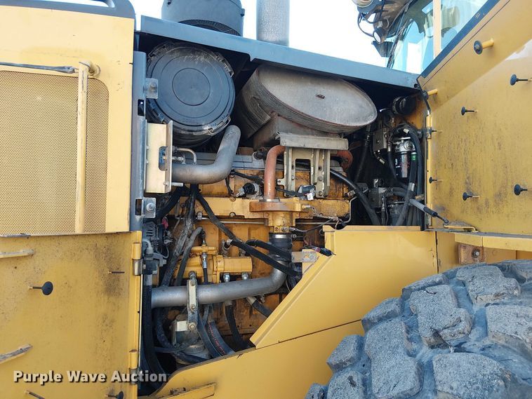 image for item FK0696 2009 John Deere 824K wheel loader