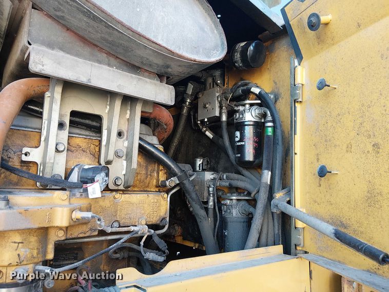 image for item FK0696 2009 John Deere 824K wheel loader