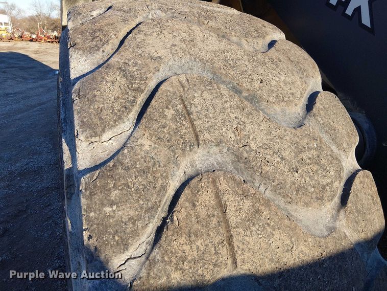 image for item FK0696 2009 John Deere 824K wheel loader