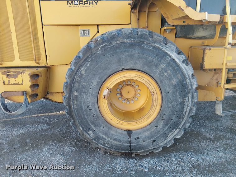 image for item FK0696 2009 John Deere 824K wheel loader