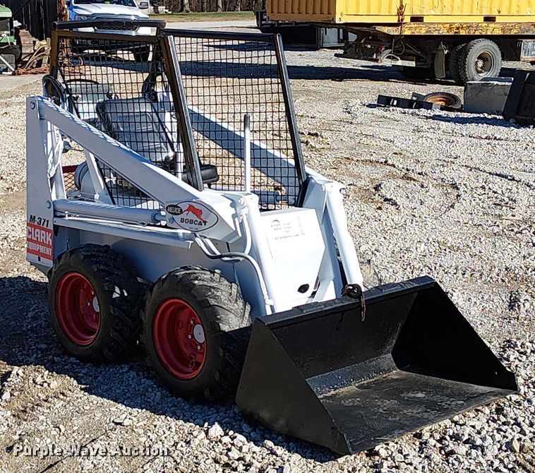 image for item FK0700 Clark M-371  skid steer loader