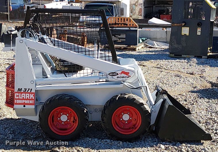 image for item FK0700 Clark M-371  skid steer loader