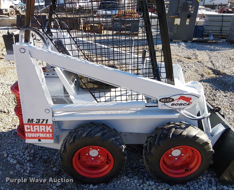 image for item FK0700 Clark M-371  skid steer loader