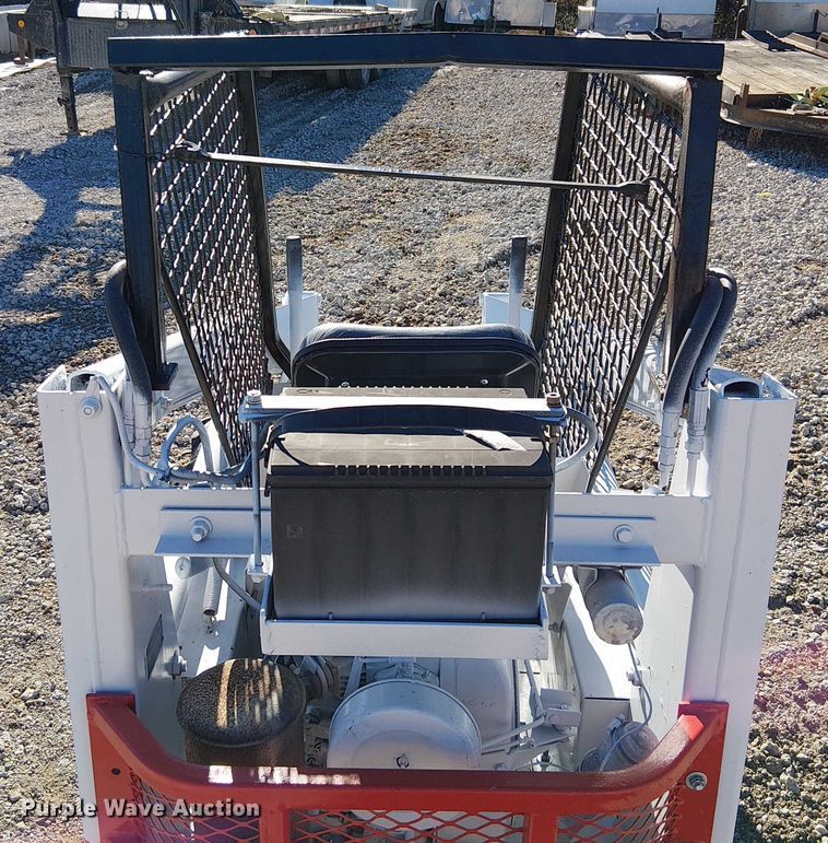 image for item FK0700 Clark M-371  skid steer loader