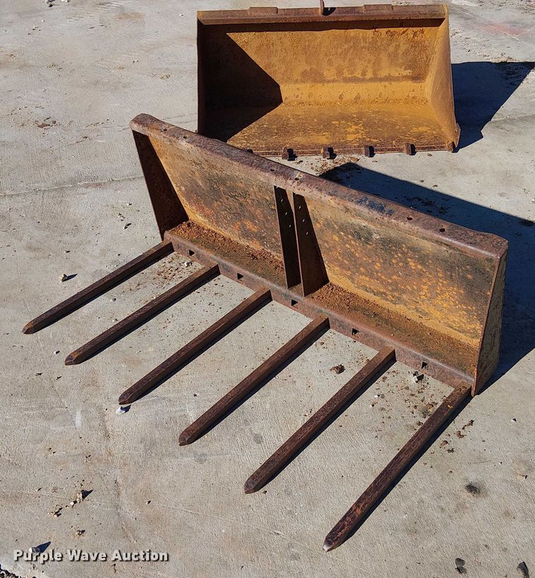 image for item FK0700 Clark M-371  skid steer loader