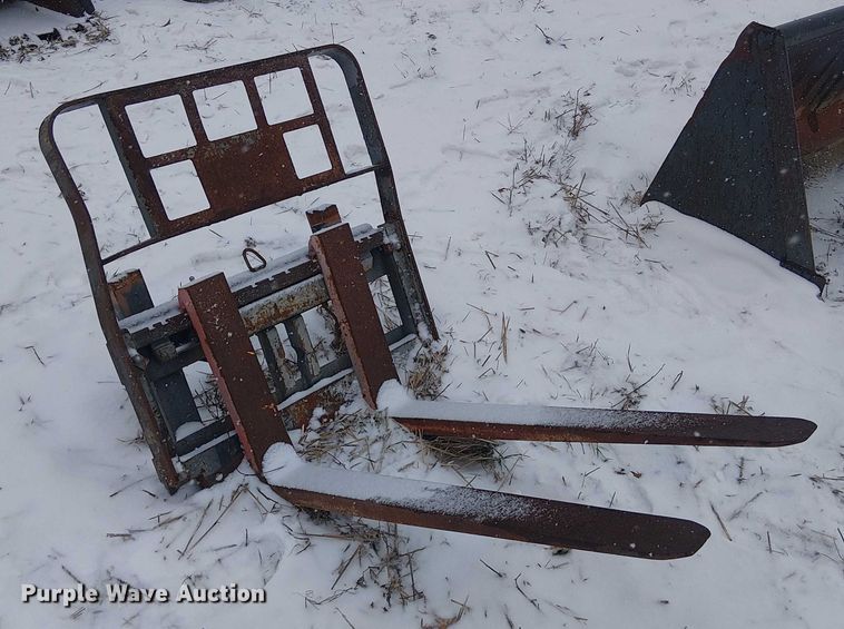 image for item FK0712 Skid steer attachments