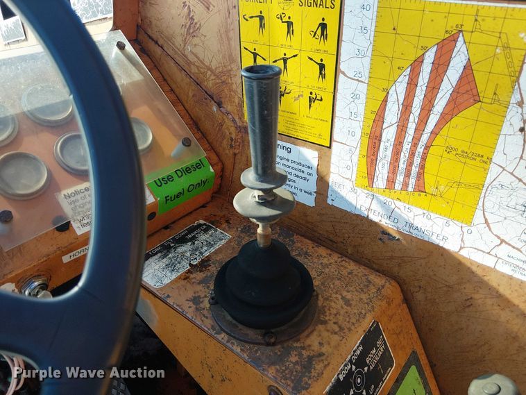 image for item FK0721 1995 Lull Highlander 844B telehandler