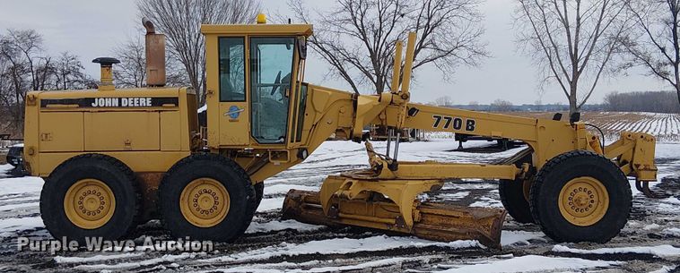 image for item FK0734 1993 John Deere 770B motor grader