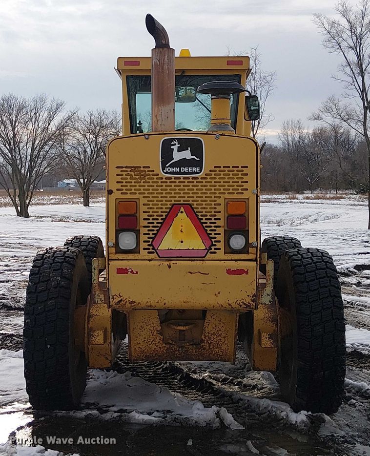 image for item FK0734 1993 John Deere 770B motor grader