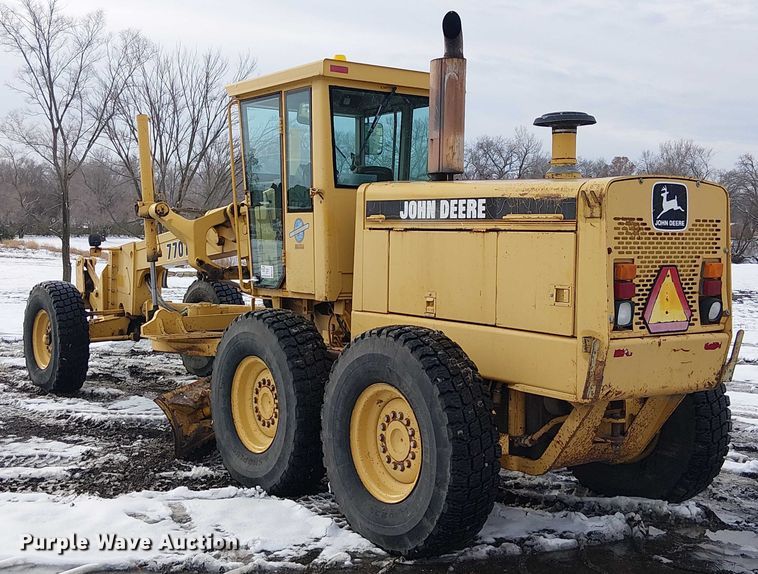 image for item FK0734 1993 John Deere 770B motor grader
