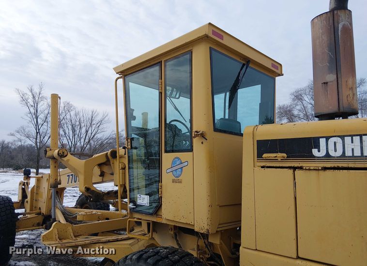 image for item FK0734 1993 John Deere 770B motor grader