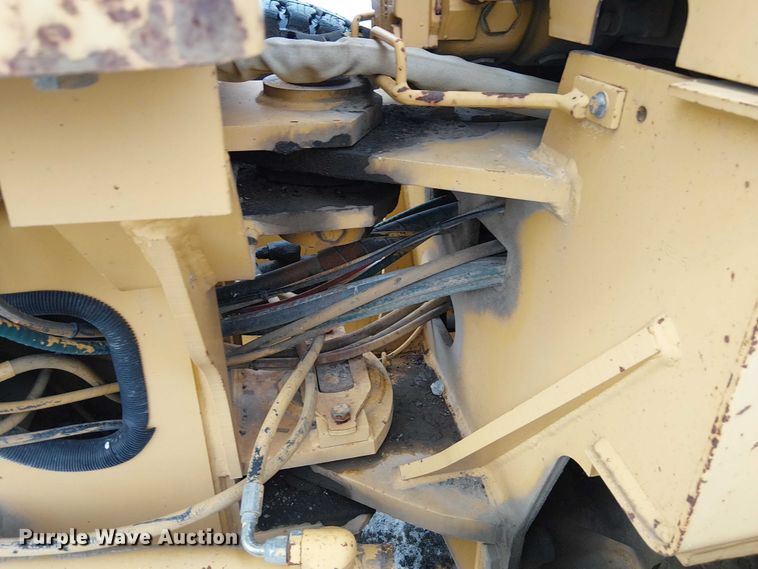 image for item FK0734 1993 John Deere 770B motor grader