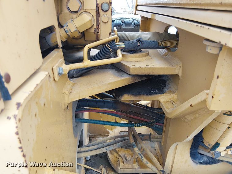 image for item FK0734 1993 John Deere 770B motor grader