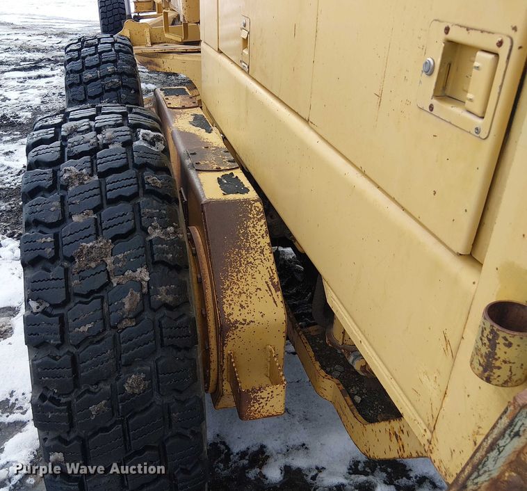 image for item FK0734 1993 John Deere 770B motor grader