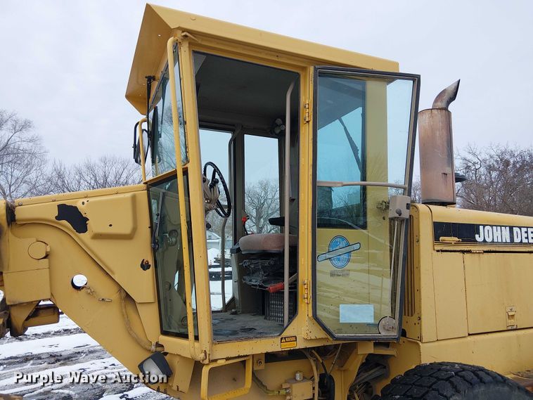 image for item FK0734 1993 John Deere 770B motor grader