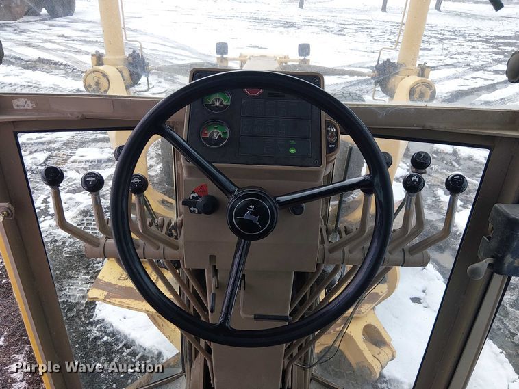 image for item FK0734 1993 John Deere 770B motor grader