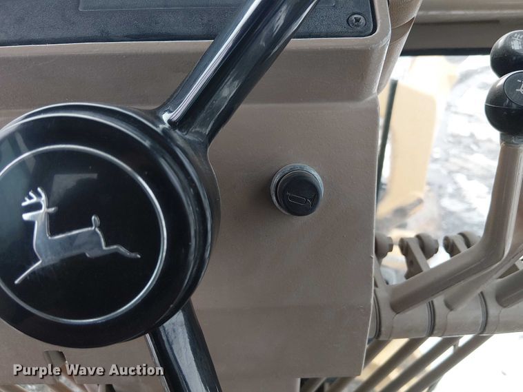 image for item FK0734 1993 John Deere 770B motor grader