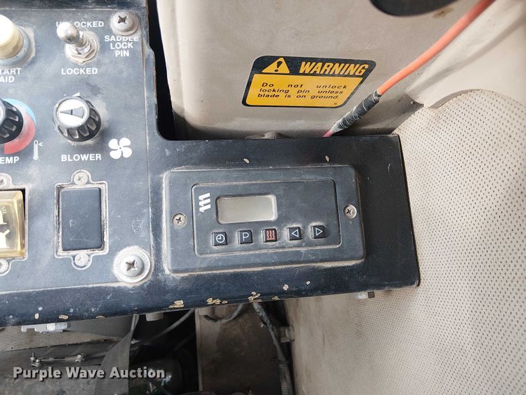 image for item FK0734 1993 John Deere 770B motor grader