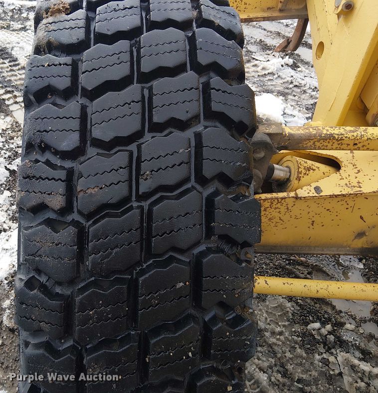 image for item FK0734 1993 John Deere 770B motor grader