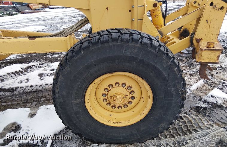 image for item FK0734 1993 John Deere 770B motor grader