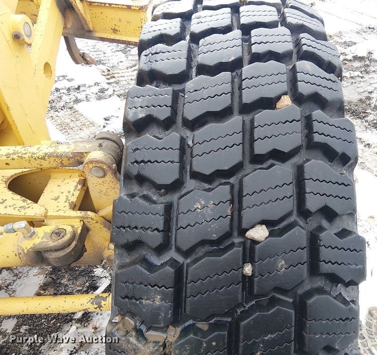 image for item FK0734 1993 John Deere 770B motor grader