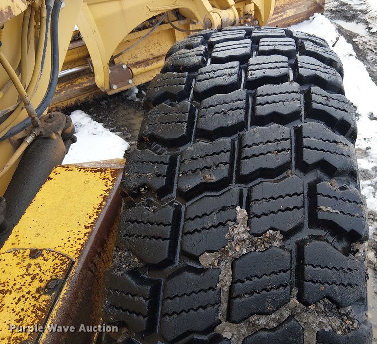 image for item FK0734 1993 John Deere 770B motor grader