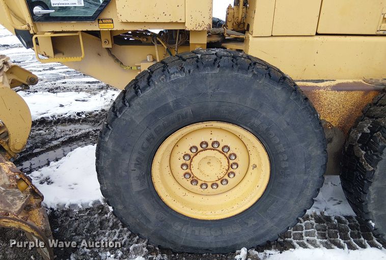 image for item FK0734 1993 John Deere 770B motor grader