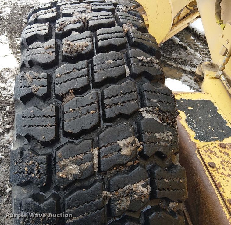 image for item FK0734 1993 John Deere 770B motor grader