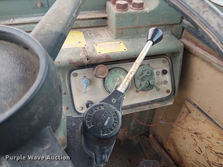 image for item FK0735 1985 Caterpillar 621B conventional scraper 