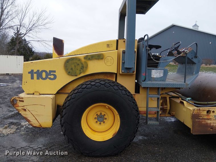 image for item FK0742 Vibromax 1105D  single drum vibratory roller