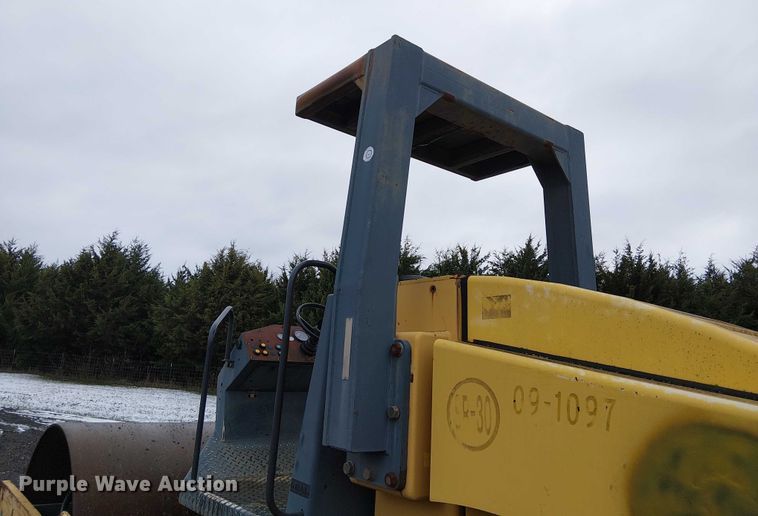 image for item FK0742 Vibromax 1105D  single drum vibratory roller