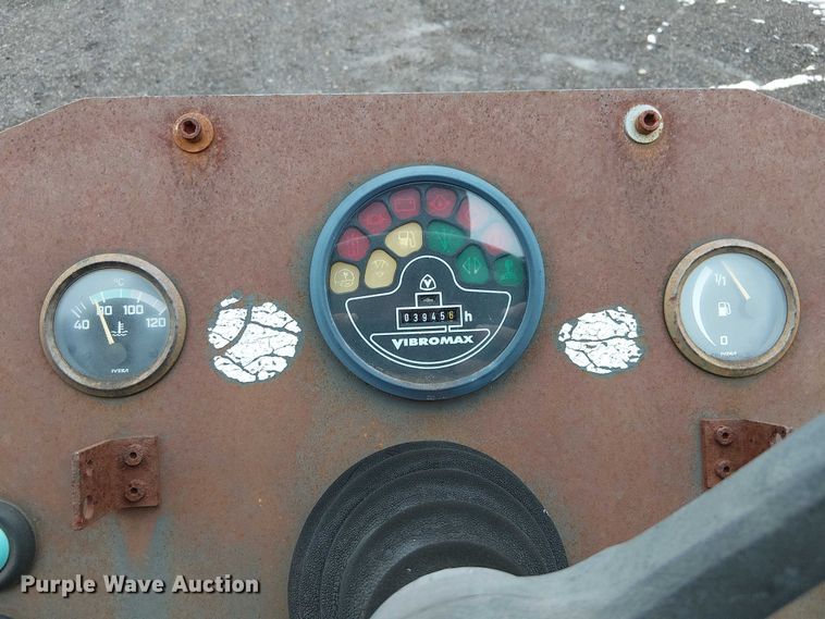 image for item FK0742 Vibromax 1105D  single drum vibratory roller