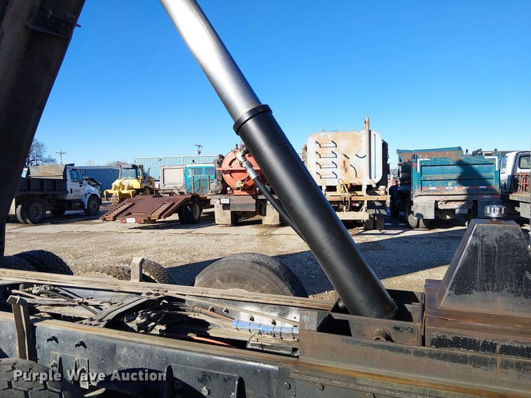 image for item FK0746 2007 Mack CV713  dump truck